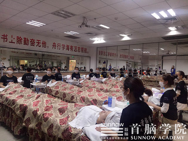 深圳容培训