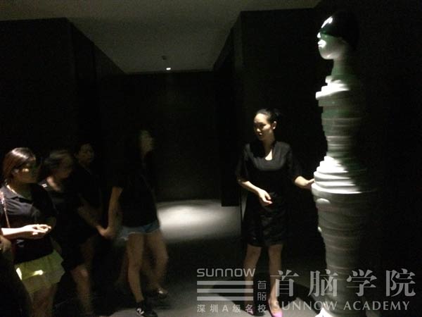 首脑学院龙华校区容高班观摩奈瑞儿