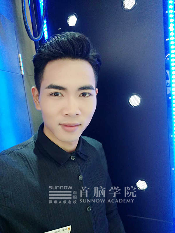 化妆L——首脑学院宝安校区就业之星杨云福