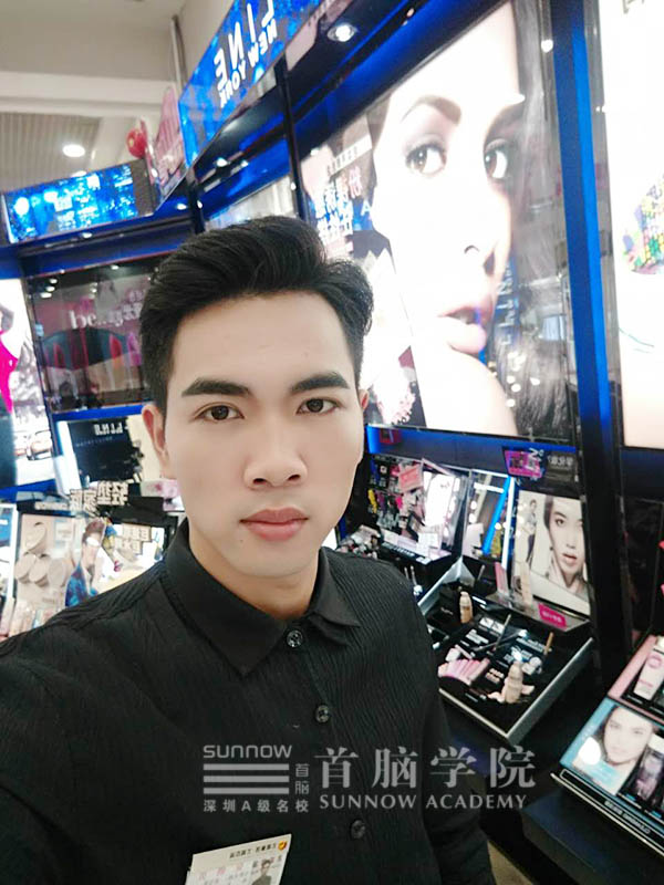化妆L——首脑学院宝安校区就业之星杨云福