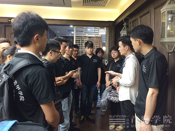 首脑校企合作 促进发学员׃