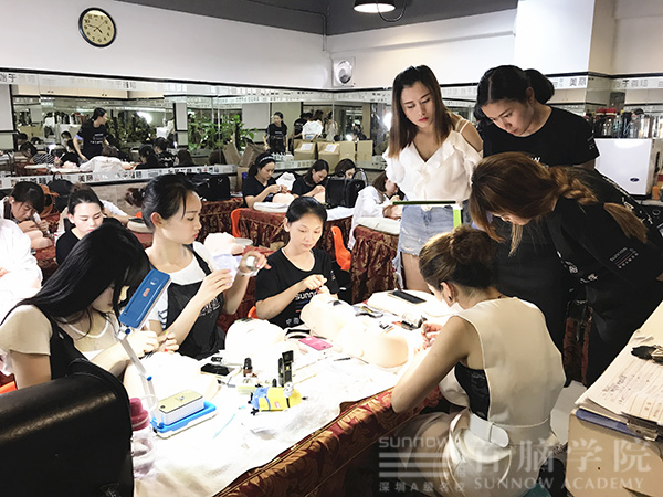 深圳睫培训学校